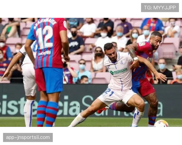 巴萨边路依赖问题逐步凸显，进攻体系稳定性面临考验