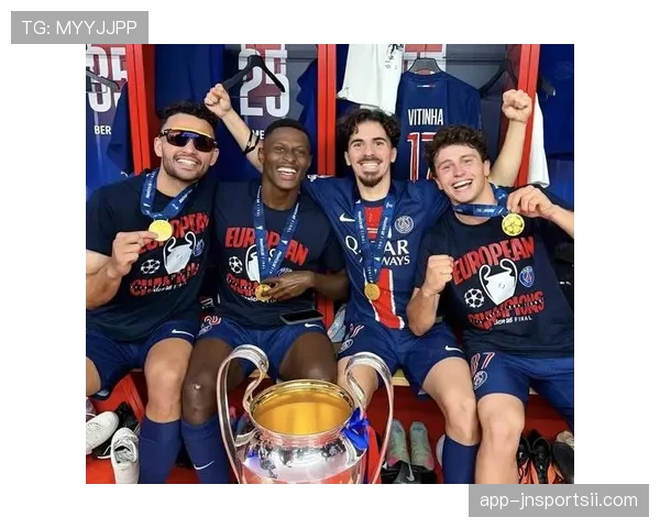 巴黎圣日耳曼近期比赛愈发依赖边路突破，进攻体系变化与中路受阻是否影响整体效率？