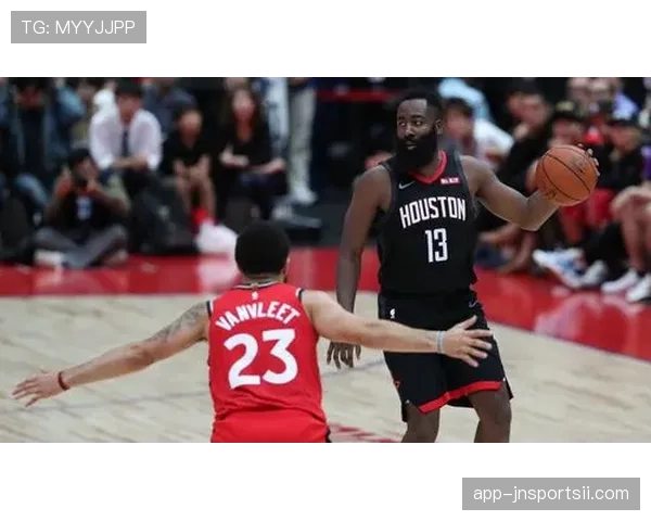 扬尼斯挡拆效率提升显著 搭档米德尔顿无球跑位扩大进攻空间